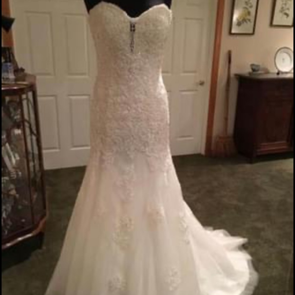 David Tutera Ivory size 14 wedding dress